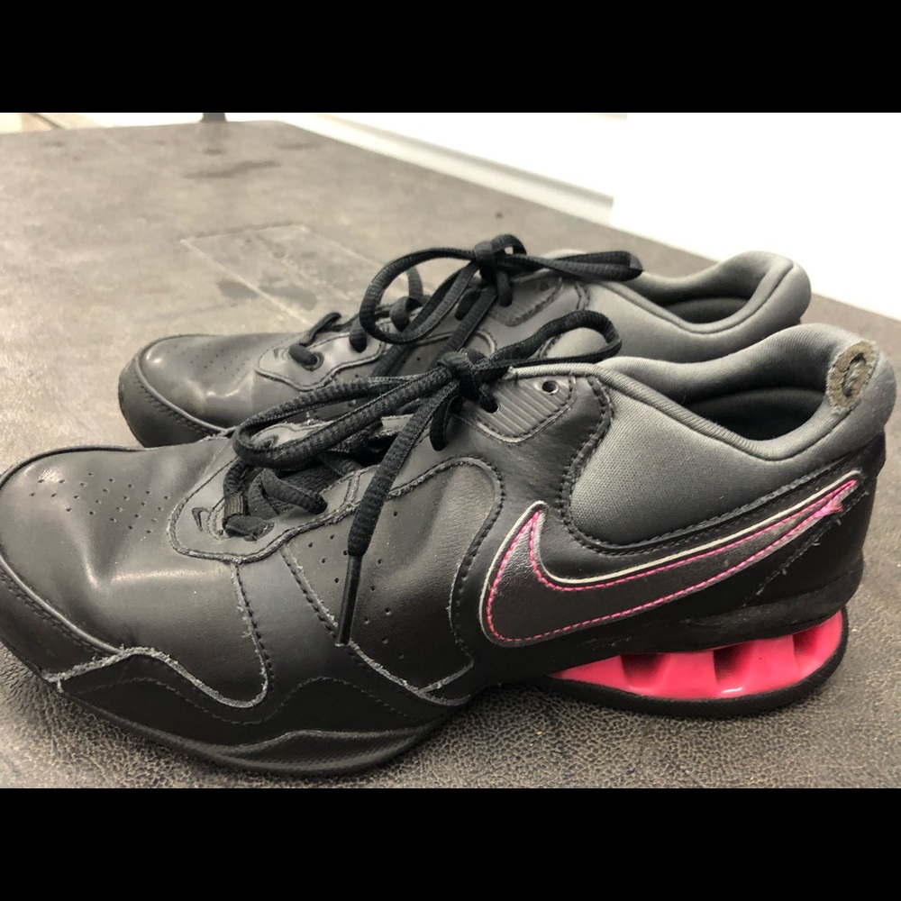 Nike Rockstar 2 Women’s Black/Red Sneakers Size 7